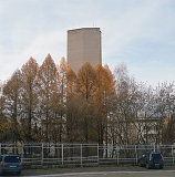 Вентиляционная башня Института ядерной физики для охлаждения мощного оборудования, расположенного под землей. Наверху надпись «НИНА», выложенная из кирпичей неизвестным строителем. Благодаря ей башню иногда называют Ниной